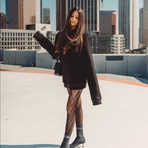 danielle guizio Tops - Black hoodie